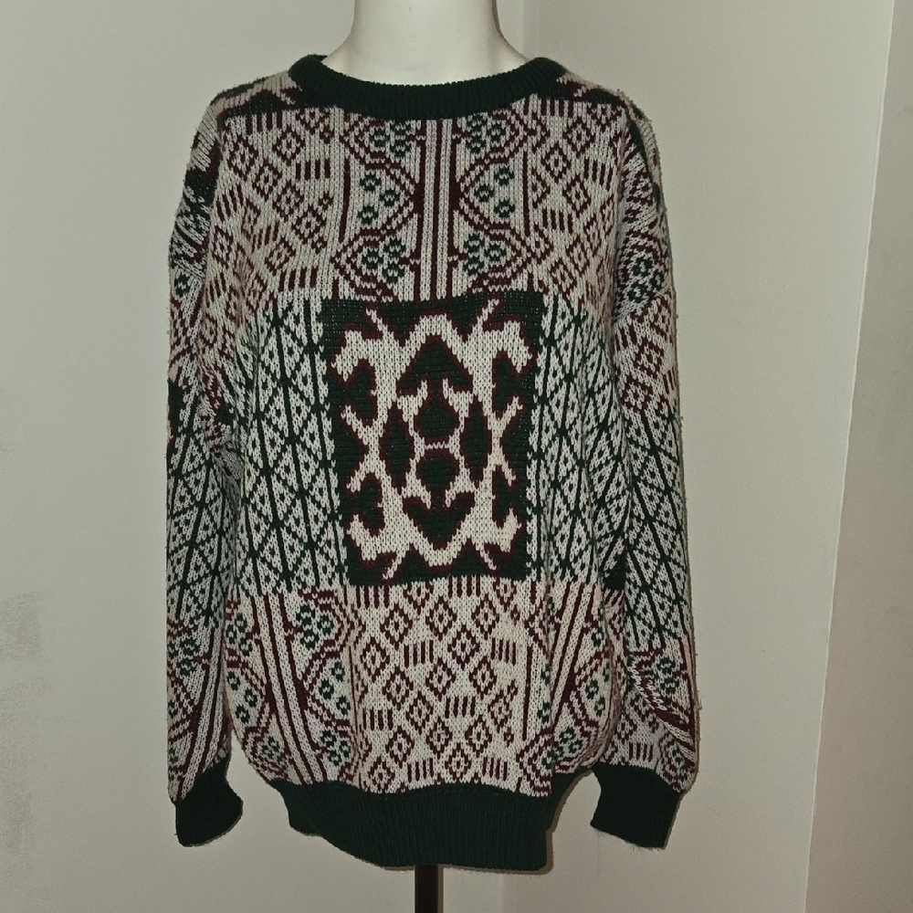 Aprico Burgundy and Cream Geometric Sweater